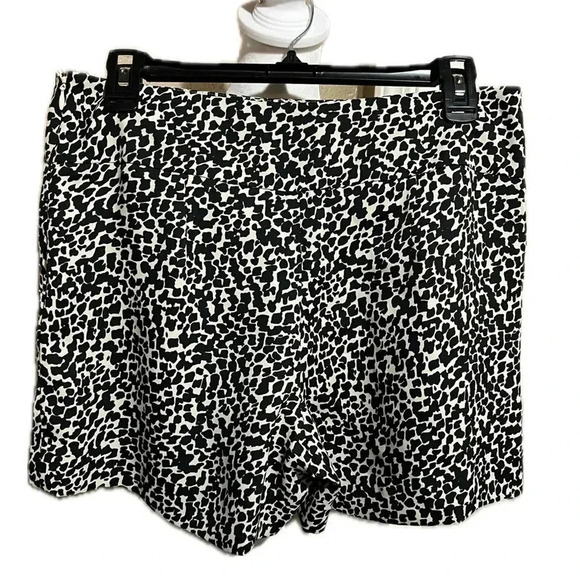 Loft animal print size zip shorts size 4 - Picture 2 of 6
